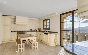 Property slide 10