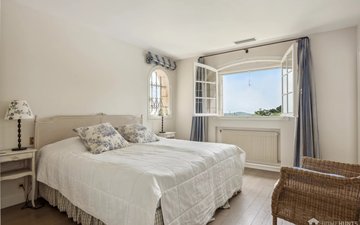 Property slide 10