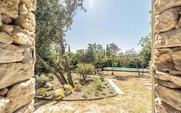 Property slide 10