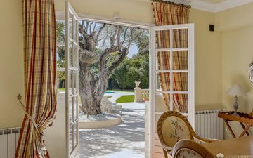 Property slide 15