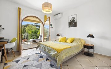 Property slide 10