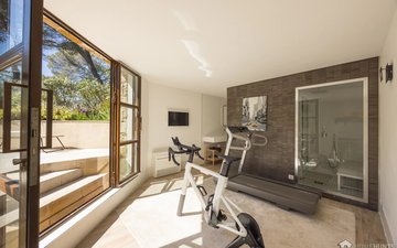 Property slide 10