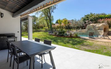 Property slide 10