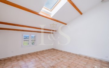 Property slide 14