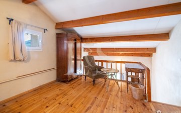 Property slide 18