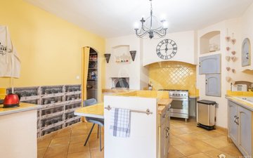 Property slide 10