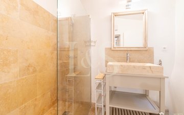 Property slide 17