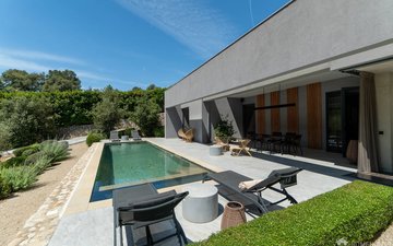 Property slide 14