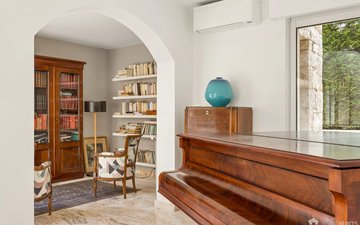 Property slide 10