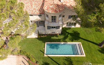 Property slide 15