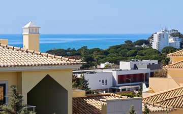 Property slide 32