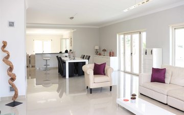 Property slide 32