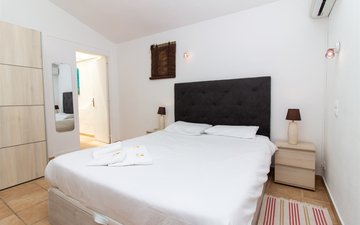 Property slide 31