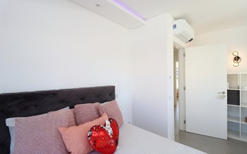 Property slide 32