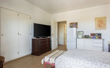Property slide 25