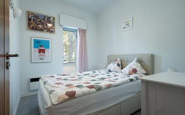 Property slide 32