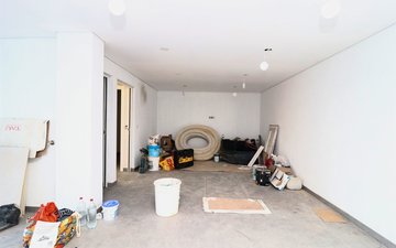 Property slide 84