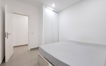 Property slide 32