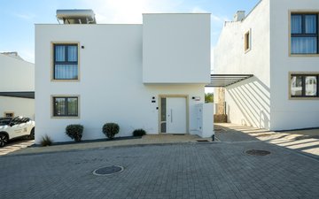 Property slide 31