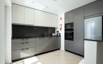 Property slide 10