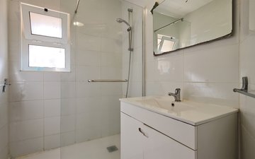 Property slide 24