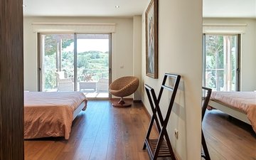 Property slide 32