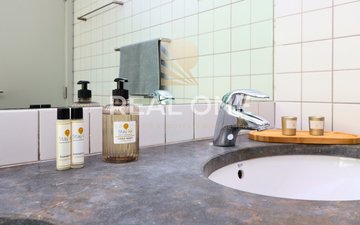 Property slide 44