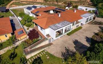 Property slide 82