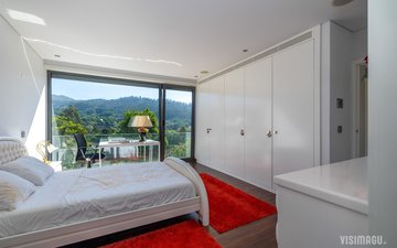 Property slide 32