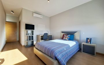 Property slide 32