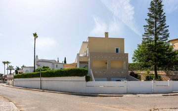 Property slide 82