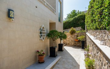 Property slide 76