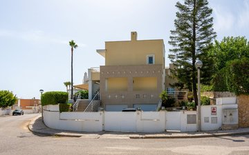 Property slide 80