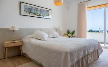 Property slide 62