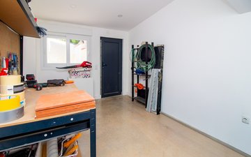Property slide 61