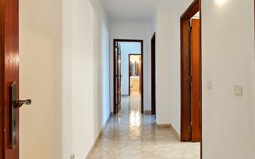 Property slide 32