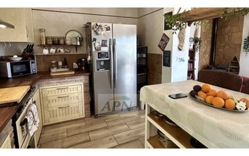 Property slide 16