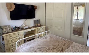 Property slide 20