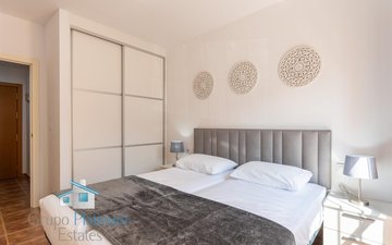 Property slide 10