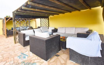 Property slide 32