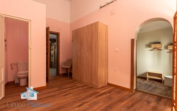 Property slide 19