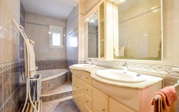 Property slide 30
