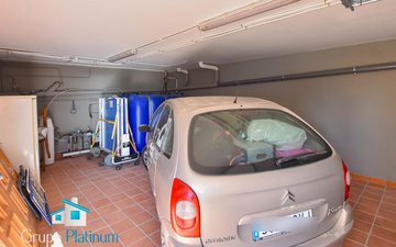 Property slide 32