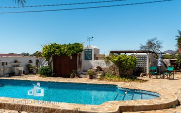 Property slide 14
