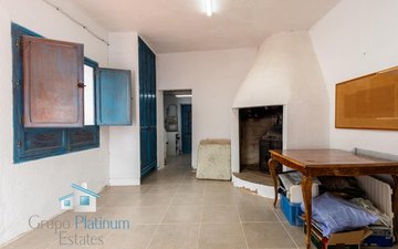 Property slide 32