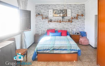 Property slide 16