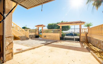 Property slide 32