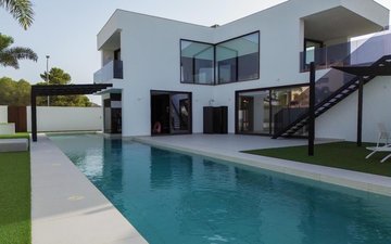Property slide 18