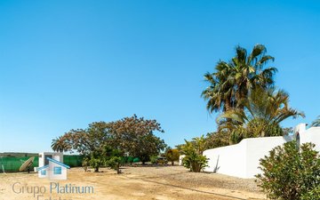 Property slide 32