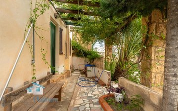 Property slide 22